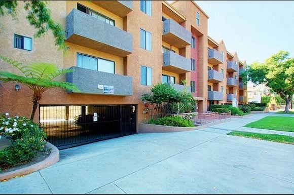 Property Exterior at 3745 Glendon Avenue, Los Angeles, CA, 90034